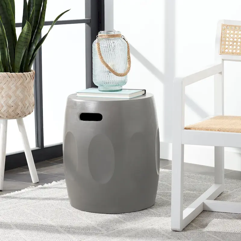 SAFAVIEH Zuri Concrete Indoor/ Outdoor Accent Table (Dark Grey) - 16W x 16D x 18H